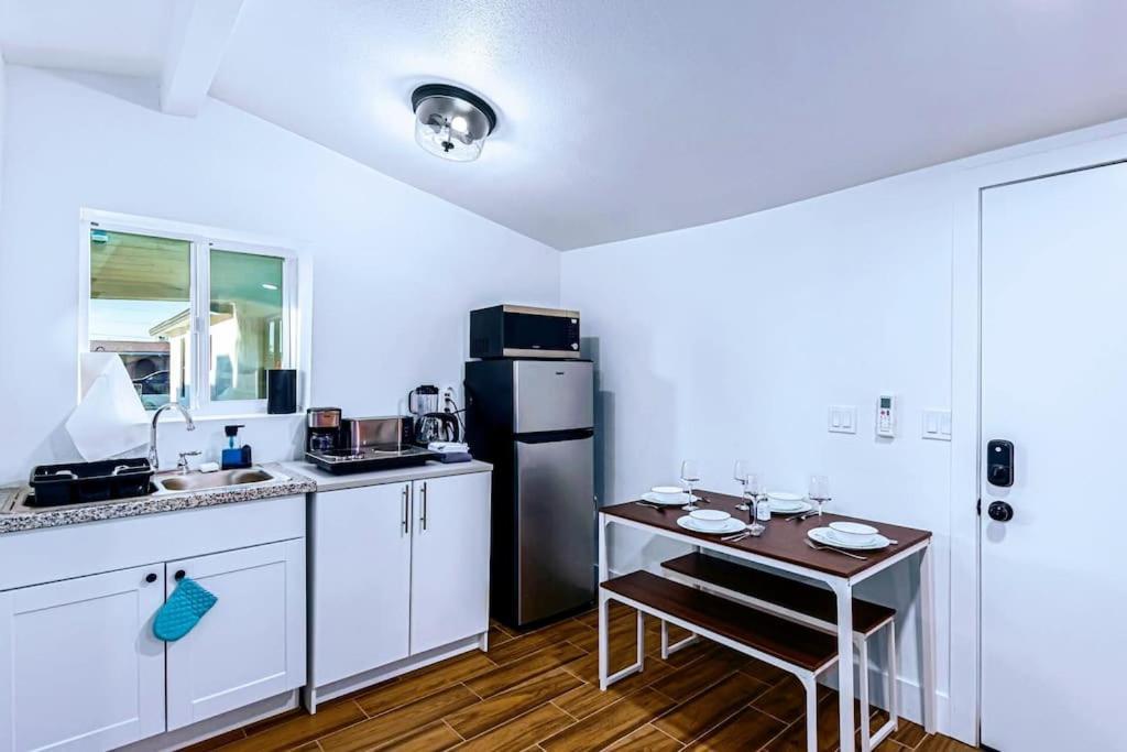Phoenix Retreat - Studio With King Bed - 10 Min From Airp - Unit C Exterior photo