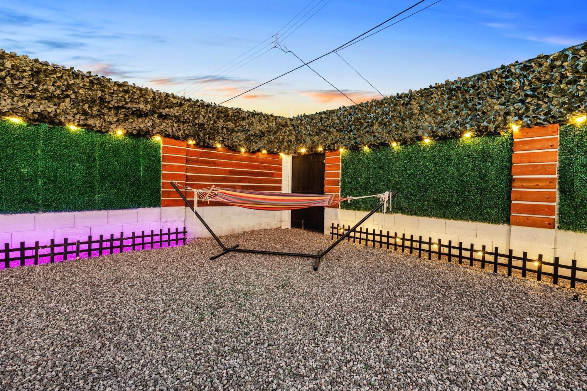 Phoenix Retreat - Studio With King Bed - 10 Min From Airp - Unit C Exterior photo